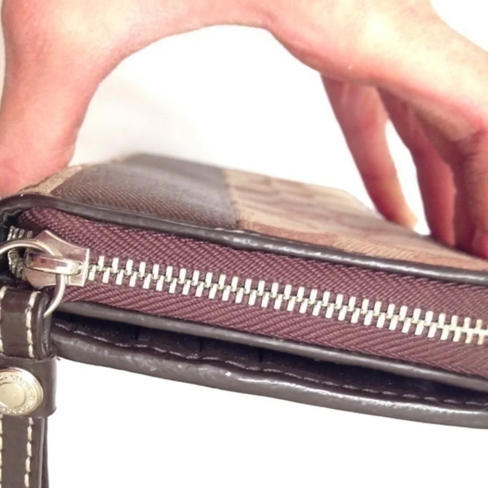 Coach vintage y2k signature striped brown khaki zipper wallet - Picture 3 of 7